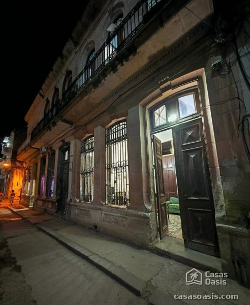 Casa Colonial de 3 habitaciones en venta en Centro Habana, La Habana