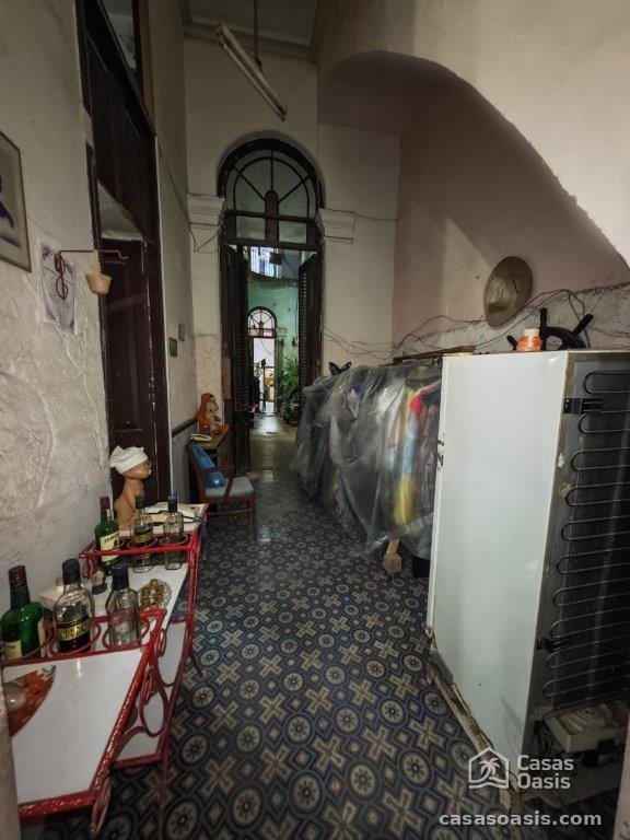 Casa Colonial de 3 habitaciones en venta en Centro Habana, La Habana