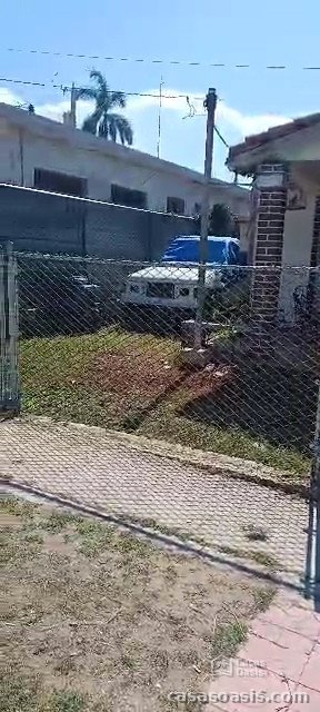 Casa Independiente de 4 habitaciones en venta en Guanabo, Habana del Este, La Habana