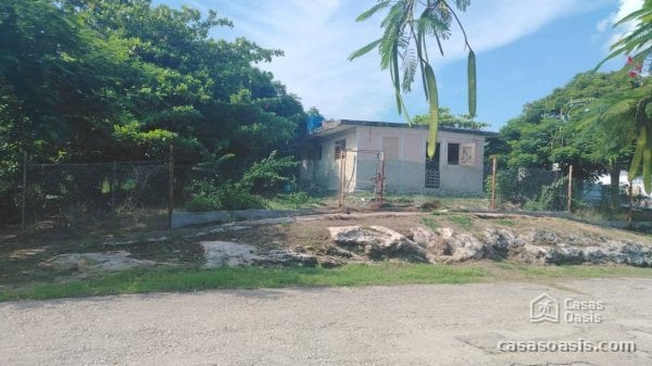 Casa Independiente de 4 habitaciones en venta en Guanabo, Habana del Este, La Habana - 2