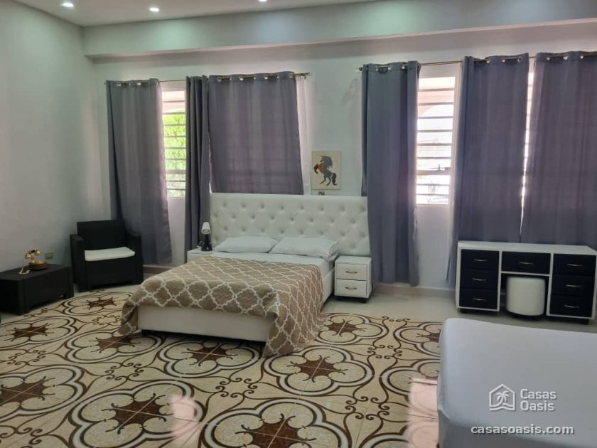 Casa Independiente de 6 habitaciones en venta en Víbora, Diez de Octubre, La Habana