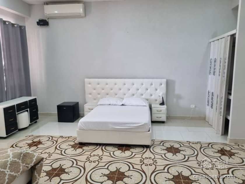 Casa Independiente de 6 habitaciones en venta en Víbora, Diez de Octubre, La Habana