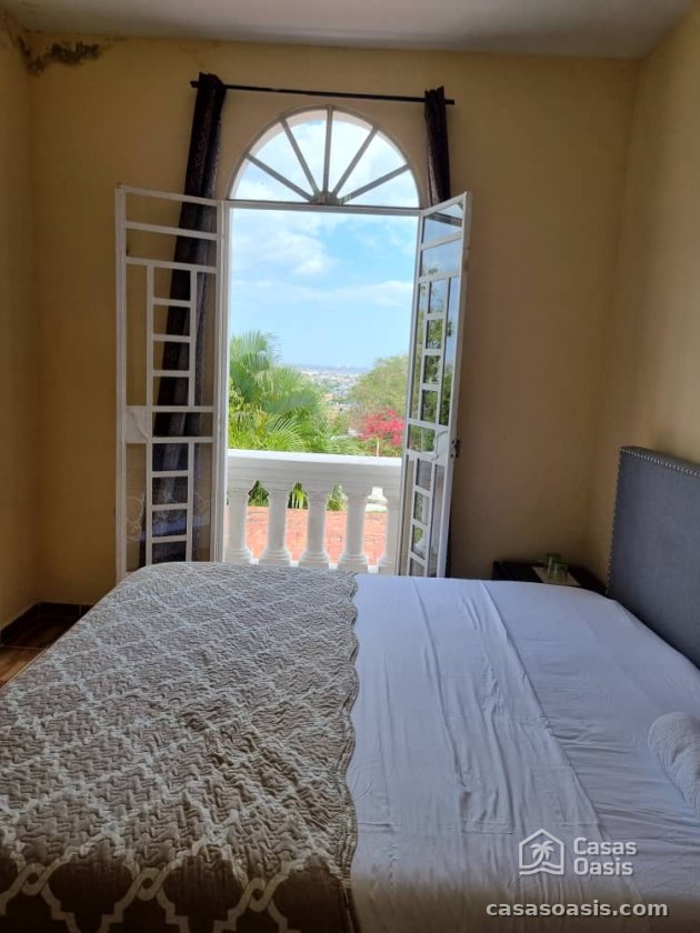 Casa Independiente de 6 habitaciones en venta en Víbora, Diez de Octubre, La Habana
