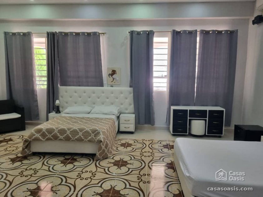 Casa Independiente de 6 habitaciones en venta en Víbora, Diez de Octubre, La Habana
