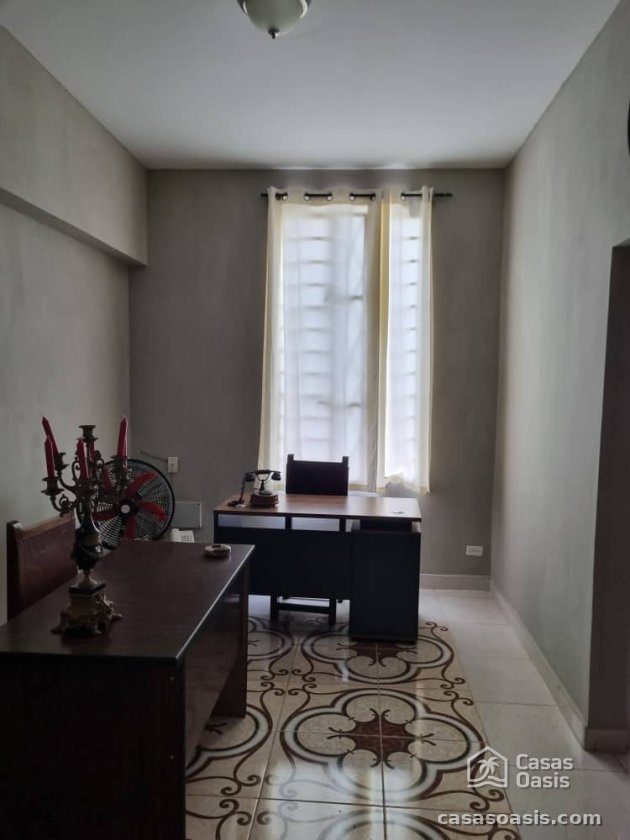 Casa Independiente de 6 habitaciones en venta en Víbora, Diez de Octubre, La Habana