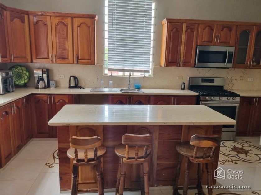 Casa Independiente de 6 habitaciones en venta en Víbora, Diez de Octubre, La Habana