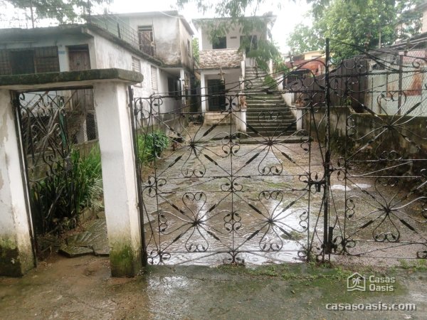 Casa de 4 habitaciones en venta en Las Cañas, Boyeros, La Habana