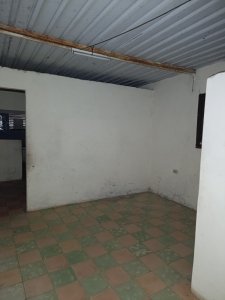 Biplanta de 4 habitaciones en venta en Balcón Arimao, La Lisa, La Habana - Miniatura 4