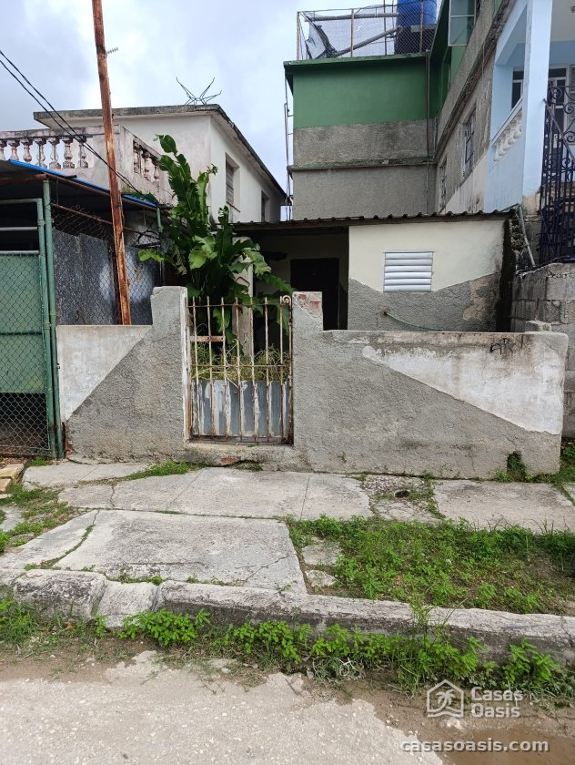 Biplanta de 4 habitaciones en venta en Balcón Arimao, La Lisa, La Habana
