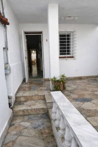 Biplanta de 4 habitaciones en venta en La Ceiba, Playa, La Habana - Miniatura 2