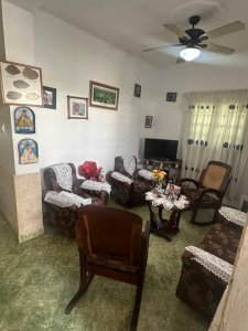 Biplanta de 4 habitaciones en venta en La Ceiba, Playa, La Habana - Miniatura 4