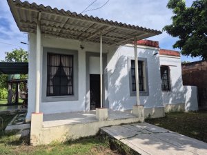 Casa Independiente de 2 habitaciones en venta en Boyeros, La Habana - Miniatura 1