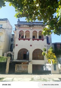 Biplanta de 4 habitaciones en venta en Diez de Octubre, La Habana - Miniatura 1