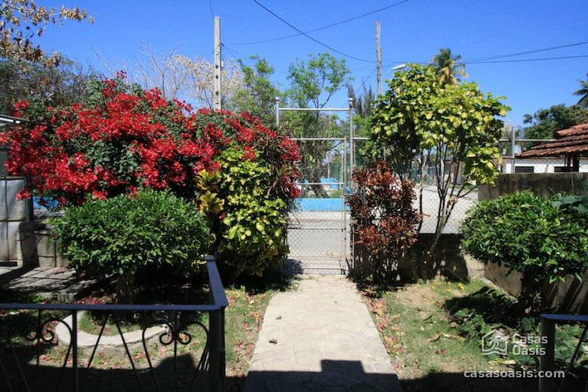 Casa Independiente de 5 habitaciones en venta en Boca Ciega, Habana del Este, La Habana