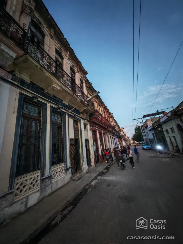 Casa Colonial de 2 habitaciones en venta en Cayo Hueso, Centro Habana, La Habana