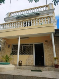Casa Independiente de 4 habitaciones en permuta en Vedado, Plaza de la Revolución, La Habana - 2
