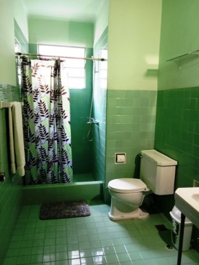 Biplanta de 4 habitaciones en venta en Vedado, Plaza de la Revolución, La Habana
