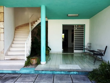 Biplanta de 4 habitaciones en venta en Vedado, Plaza de la Revolución, La Habana
