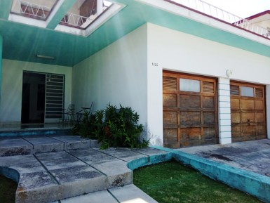 Biplanta de 4 habitaciones en venta en Vedado, Plaza de la Revolución, La Habana