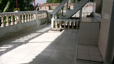 Casa Independiente de 3 habitaciones en venta en Azotea, Guanabacoa, La Habana