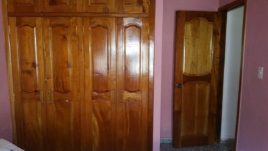 Casa Independiente de 5 habitaciones en venta en Gallega, Guanabacoa, La Habana