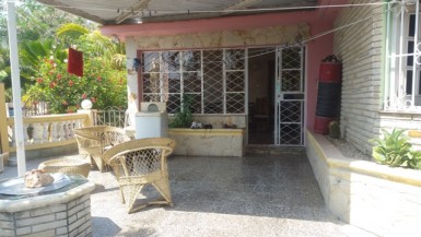 Casa Independiente de 5 habitaciones en venta en Gallega, Guanabacoa, La Habana