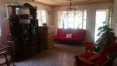 Casa Independiente de 5 habitaciones en venta en Gallega, Guanabacoa, La Habana
