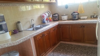 Casa Independiente de 5 habitaciones en venta en Gallega, Guanabacoa, La Habana