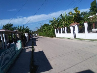 Casa de 3 habitaciones en venta en Cruz Verde, Cotorro, La Habana