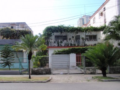 Casa Independiente de 7 habitaciones en venta en Nuevo Vedado, Plaza de la Revolución, La Habana