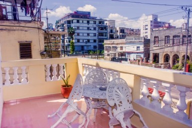 Casa Independiente de 5 habitaciones en venta en Vedado, Plaza de la Revolución, La Habana