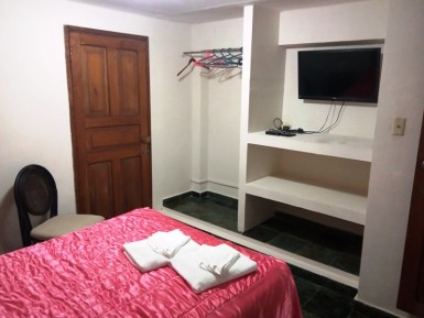 Casa Independiente de 5 habitaciones en venta en Vedado, Plaza de la Revolución, La Habana