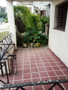 Casa de 2 habitaciones en venta en Los Quemados, Marianao, La Habana