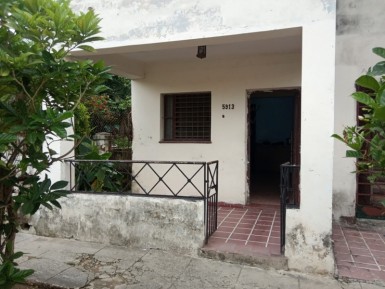 Casa de 2 habitaciones en venta en Los Quemados, Marianao, La Habana