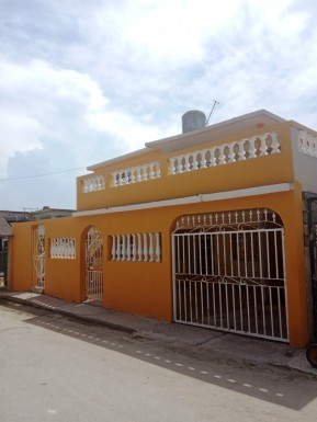 Biplanta de 6 habitaciones en venta en Jaimanitas, Playa, La Habana