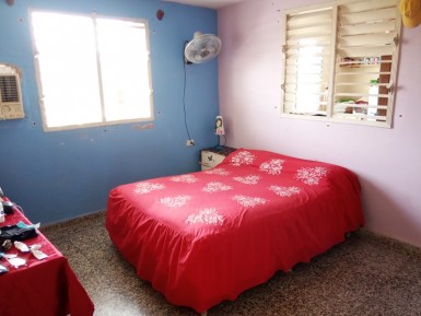 Biplanta de 6 habitaciones en venta en Jaimanitas, Playa, La Habana