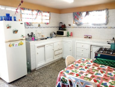 Biplanta de 6 habitaciones en venta en Jaimanitas, Playa, La Habana