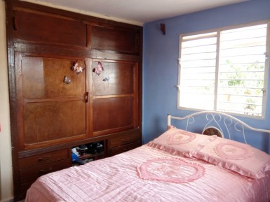 Biplanta de 6 habitaciones en venta en Jaimanitas, Playa, La Habana
