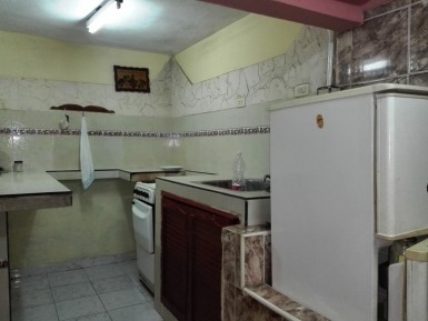 House with 4 bedrooms for sale in Colón, Centro Habana, La Habana