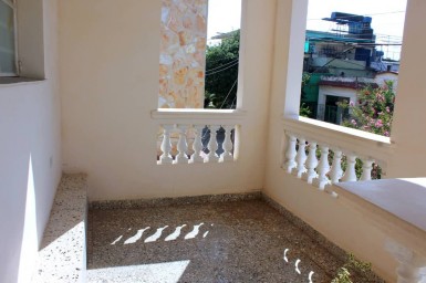 Biplanta de 3 habitaciones en venta en Almendares, Playa, La Habana