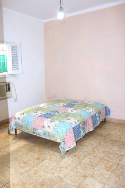 Biplanta de 3 habitaciones en venta en Almendares, Playa, La Habana