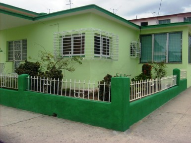 Casa Independiente de 3 habitaciones en venta en Sevillano, Diez de Octubre, La Habana