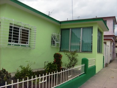 Casa Independiente de 3 habitaciones en venta en Sevillano, Diez de Octubre, La Habana