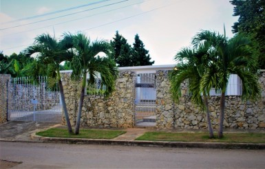 Casa Independiente en Fontanar, Boyeros, La Habana