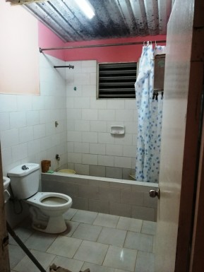 Casa Independiente de 3 habitaciones en venta en Santa Amelia, Cotorro, La Habana