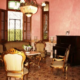 Casa Colonial de 8 habitaciones en venta en Vedado, Plaza de la Revolución, La Habana - 2
