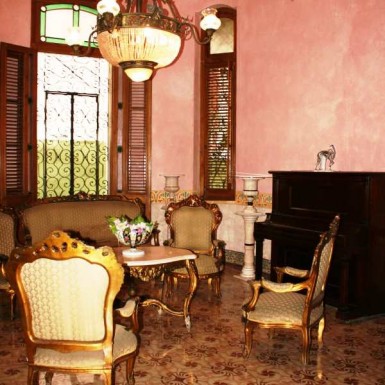 Casa Colonial de 8 habitaciones en venta en Vedado, Plaza de la Revolución, La Habana