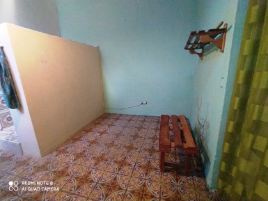Casa Colonial de 1 habitación en venta en Centro Habana, La Habana