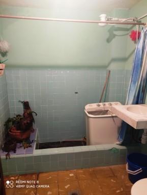 Casa Colonial de 1 habitación en venta en Centro Habana, La Habana