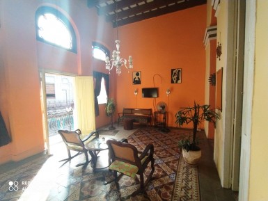 Casa Colonial de 1 habitación en venta en Centro Habana, La Habana